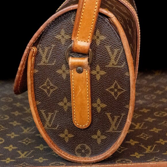 LOUIS VUITTON Monogram Canvas Marne Shoulder Bag - Vintage - Large - Picture 6 of 16